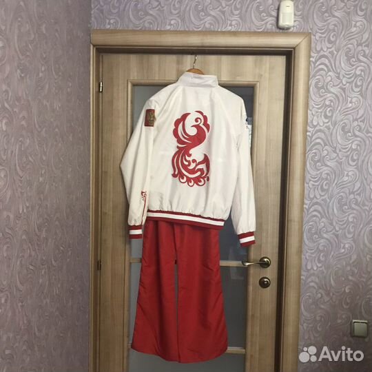 Костюм спортивный,размер 46-48,б/у