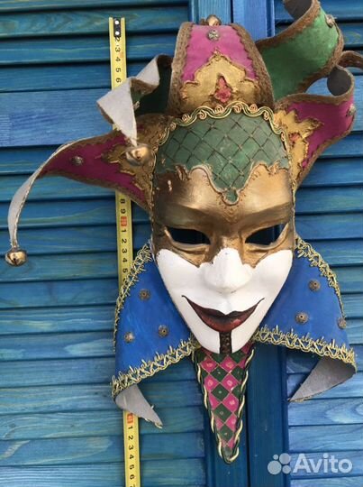 Венецианская карнавальная маска Арлекин