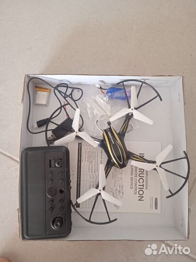 Квадрокоптер игрушка