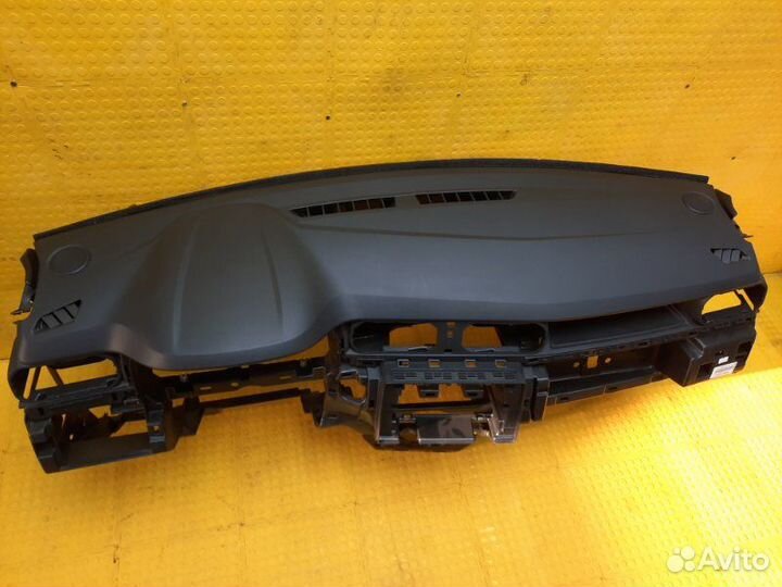 Панель передняя салона (торпедо) Renault Duster