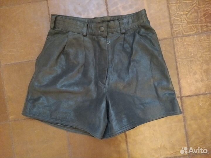Кожаные шорты 46