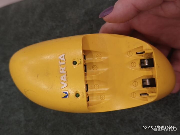 Продам зарядку для аккумуляторных батареек