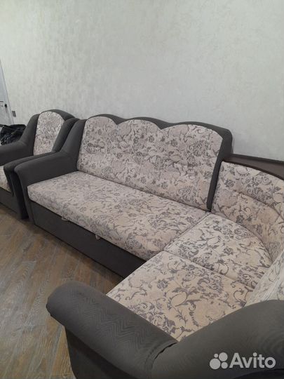 Большой угловой диван