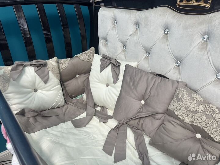 Бортики в детскую кроватку с одеялом