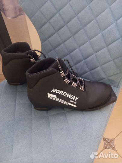 Лыжные ботинки