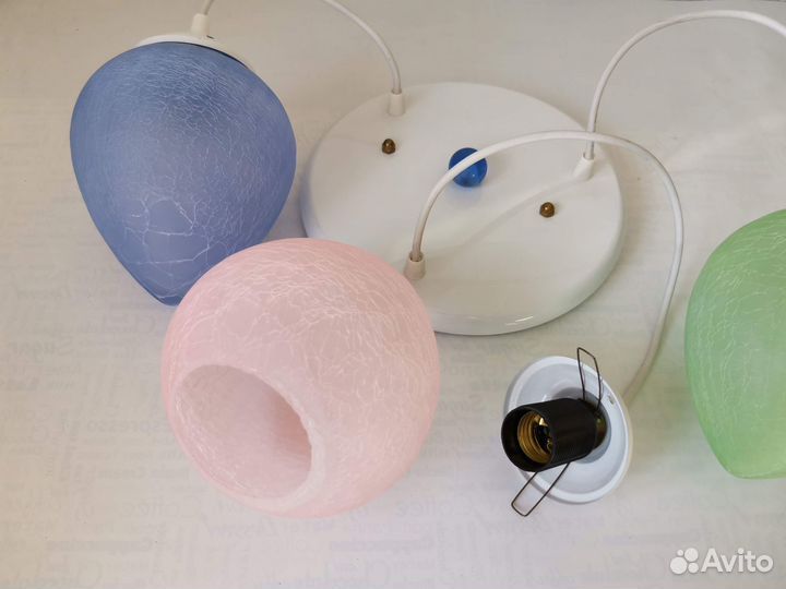 Люстра на три лампы. Новая