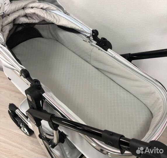 Новая коляска эко - кожа 3 в 1