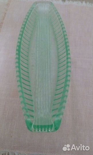 Рюмки и селёдочница из зелёного стекла СССР