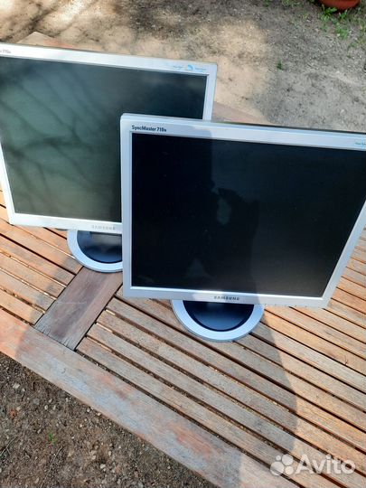 Монитор Samsung 710N