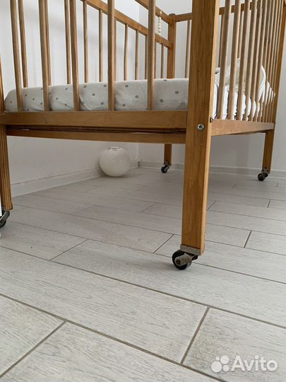 Детская кроватка