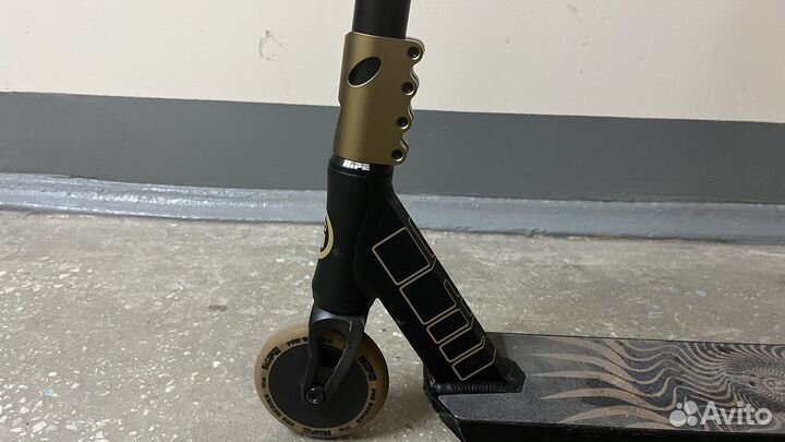 Трюковой самокат Hipe