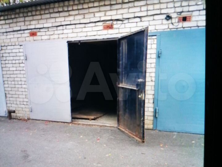 Гараж, > 30 м²