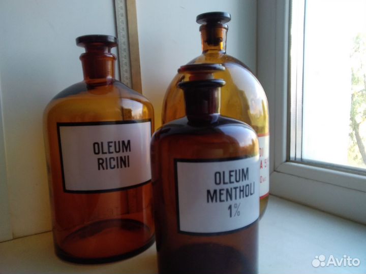 Стеклянная бутыль