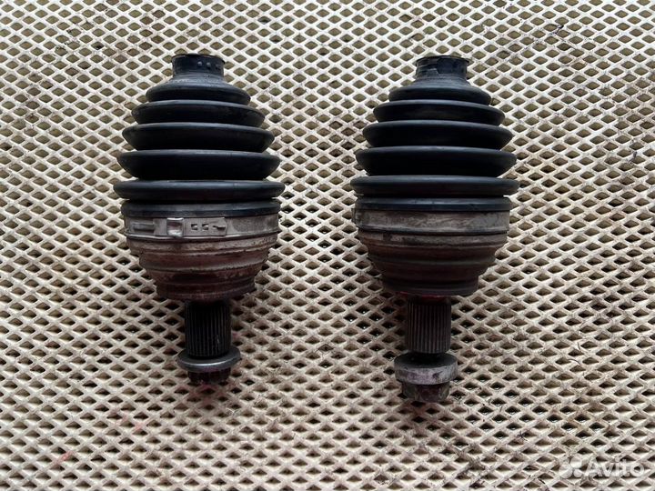 Шрус с пыльником VW Passat B6 2.0