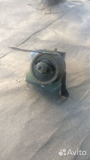 Подушка двс Toyota Corona Premio, правая AT211, 7A