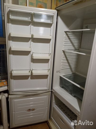 Холодильник 