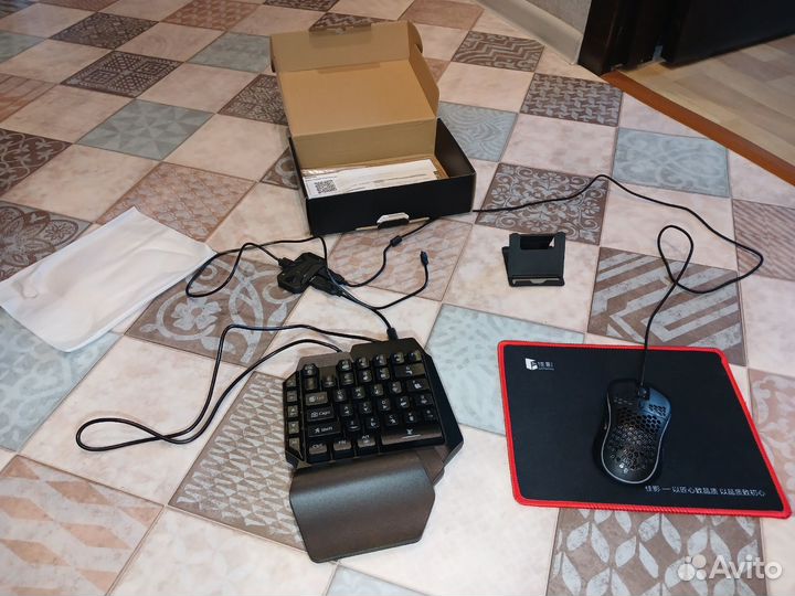 Игровой набор клавиатура и мышка для телефона