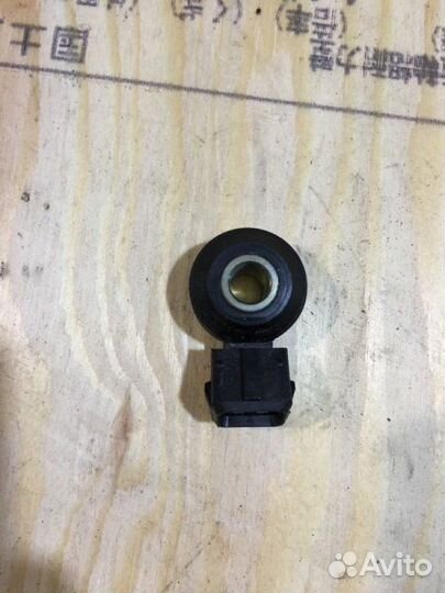 Датчик детонации Mercedes-Benz C-Class W203