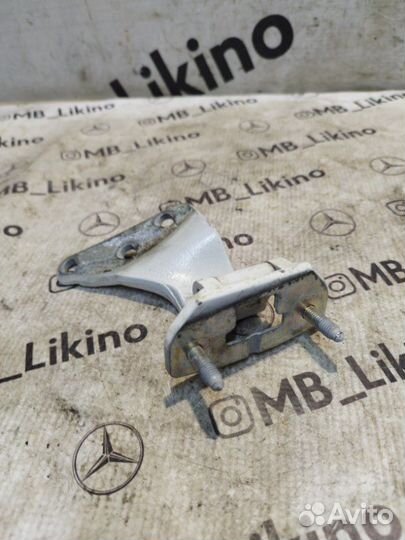 Петля багажника правая Mercedes Gl X164