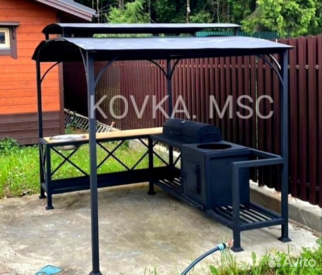 Мангал с крышей