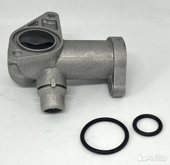 Фланец тройник системы охлаждения для автомобилей