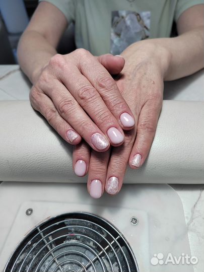Маникюр с покрытием гель-лаком