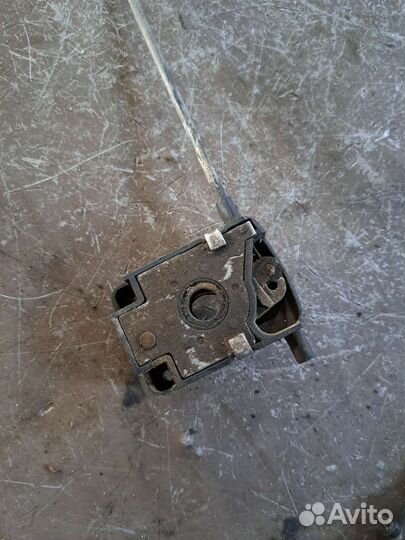 Замок капота Range Rover Vogue