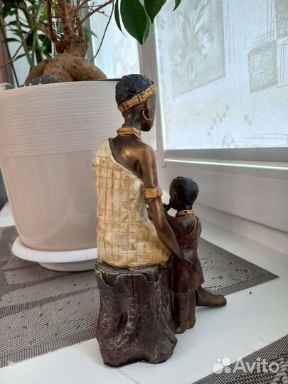 Статуэтка Африка ''Мать с сыном'' (новая)
