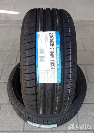 Triangle Sports TH201 215/45 R16