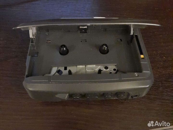 Кассетный плеер sony walkman mega bass