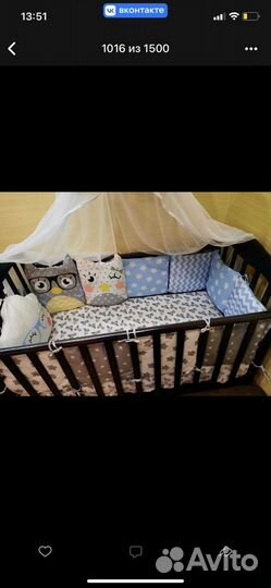 Детская кроватка с маятником и ящиком