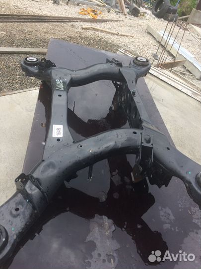 Подрамник задний Mercedes GL ML A1643500327A1A