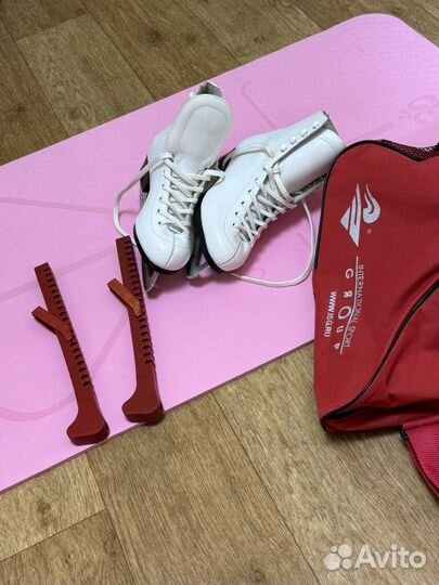 Коньки кожаные