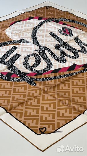 Платок Fendi в брендовой упаковке