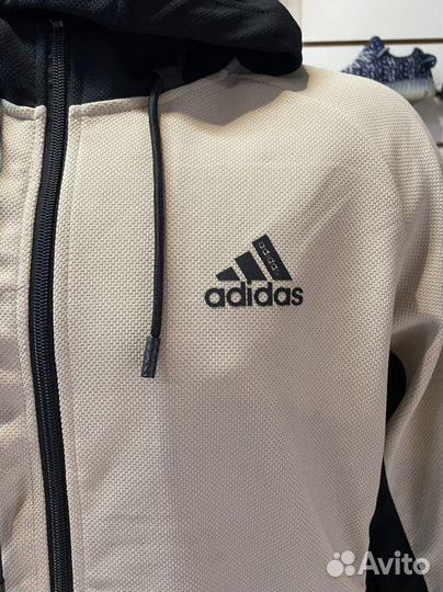 Костюм спортивный