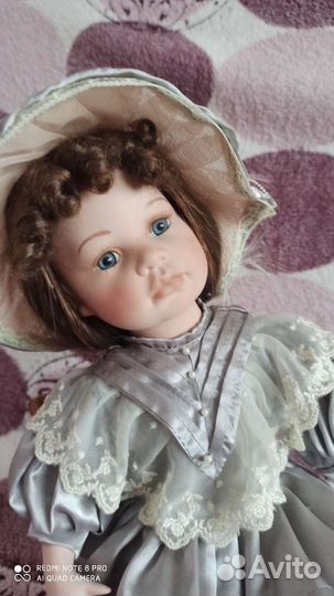 Кукла со стульчиком