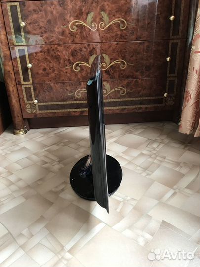 Продаю монитор 21.6