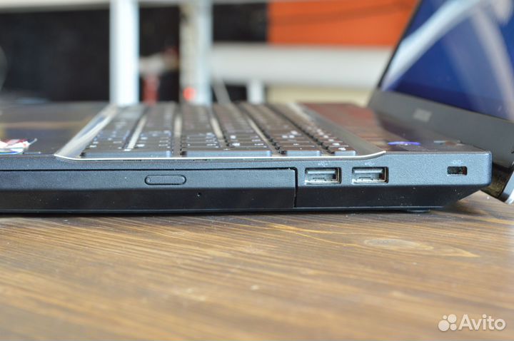 Ноутбук Samsung NP305V5A: A6/4Gb/SSD128Gb/AMD6470