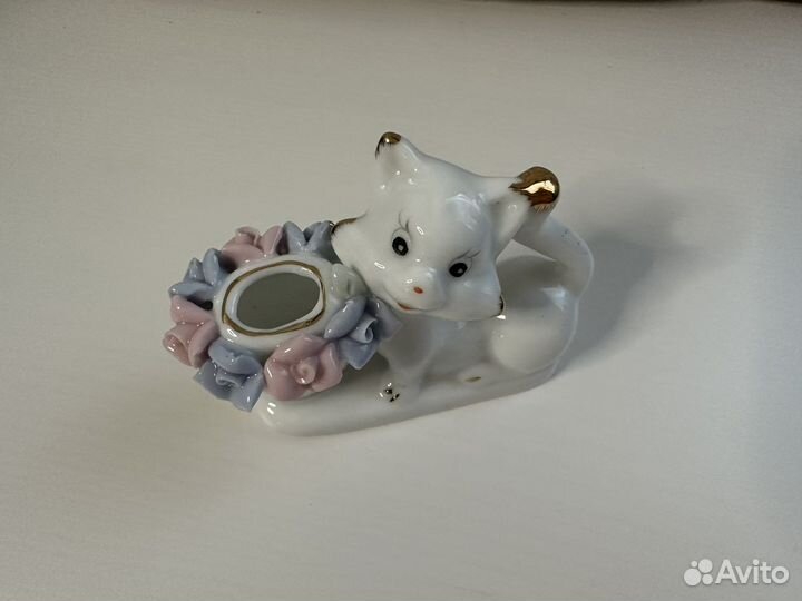 Фарфоровая фигурка кошка