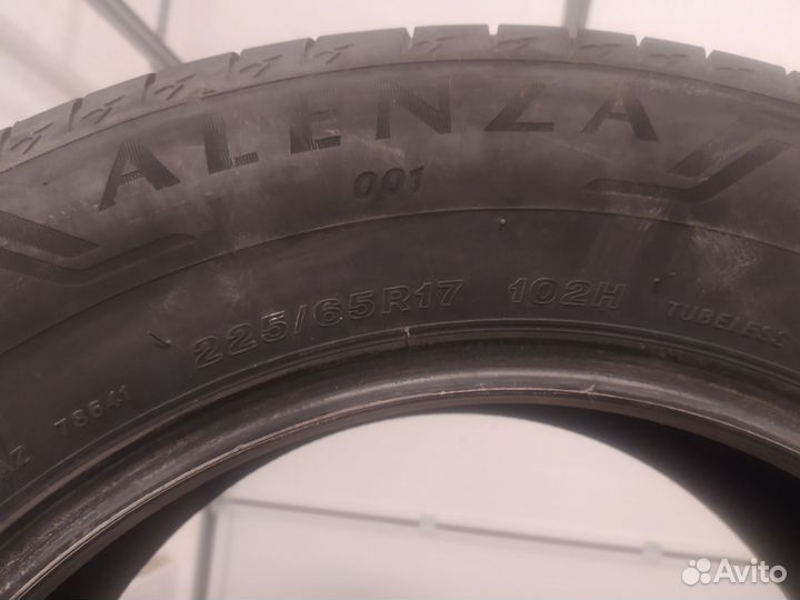 Bridgestone Alenza 001 225/65 R17