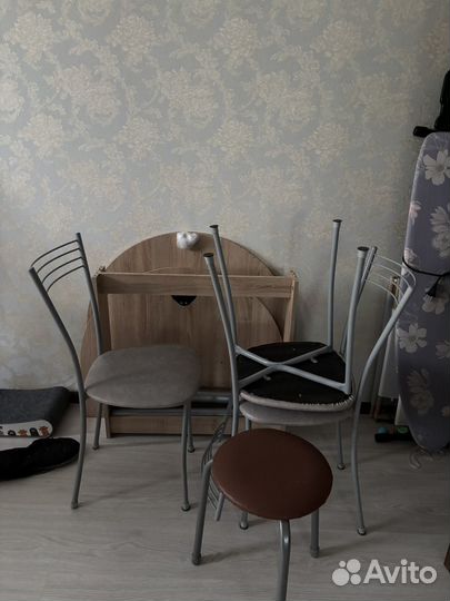 Кухонный стол и стулья бу