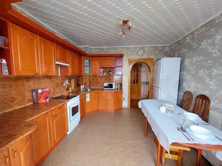 3-к. квартира, 90 м², 2/5 эт.