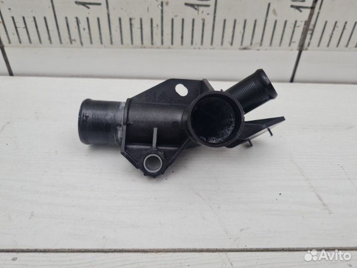 Фланец системы охлаждения Peugeot 3008 DV6C 2011