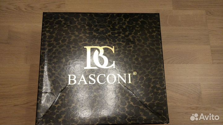 Женские демисезонные кожаные чёрные сапоги Basconi