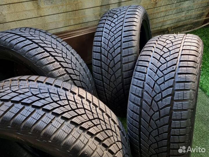 Goodyear UltraGrip Performance Gen-1 235/50 R19 103V