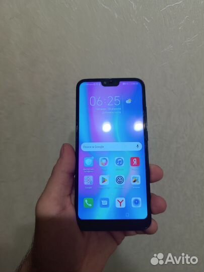 HONOR 10, 4/64 ГБ