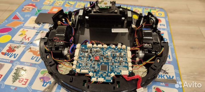 Робот пылесос liectroux ZK808