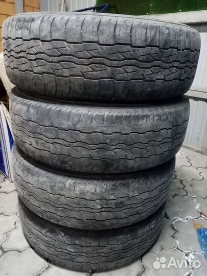 Bridgestone Dueler H/T 687 225/65 R17