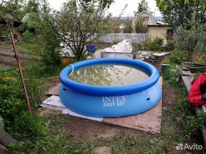 Надувной бассейн большой новый