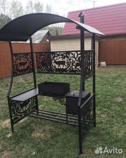 Мангал с крышей